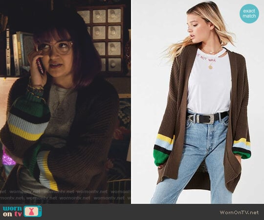 Urban Outfitters Chunky Turtle Neck Sweater worn by Gert Yorkes (Ariela Barer) on Marvels Runaways