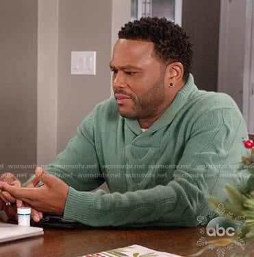 Andre’s green cable knit sweater on Black-ish