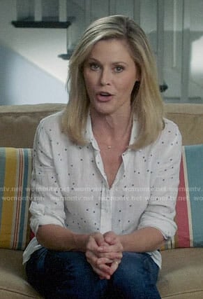 Claire’s white star print shirt on Modern Family