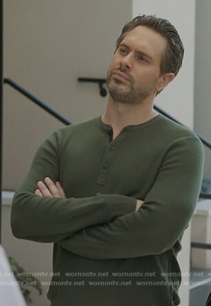 Matt’s green textured long sleeve shirt on Life in Pieces