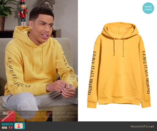 H&M Hooded Sweatshirt with Motif worn by Andre Johnson Jr (Marcus Scribner) on Black-ish