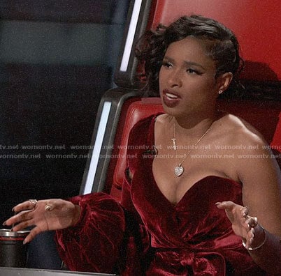 Jennifer Hudson’s red velvet one-sleeve dress on The Voice