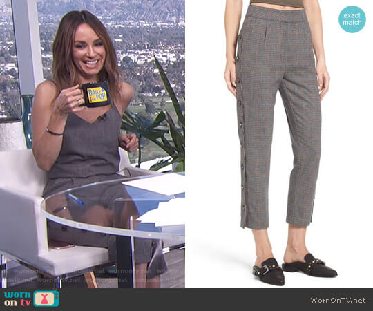 JOA Button Side Crop Trousers worn by Catt Sadler on E! News