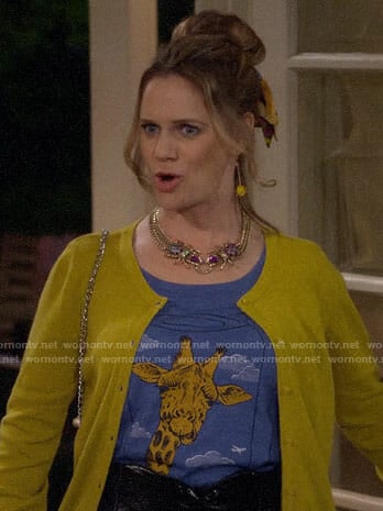 Kimmy’s blue giraffe graphic top on Fuller House