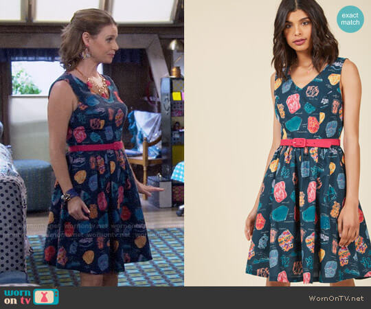 Modcloth Zest of the Bunch A-Line Dress in Geodes worn by Kimmy Gibbler (Andrea Barber) on Fuller House