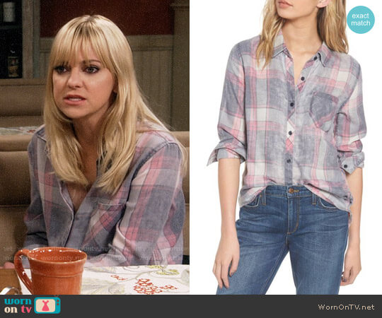Rails Hunter Shirt in Storm Pink Cloud Wash worn by Christy Plunkett (Anna Faris) on Mom