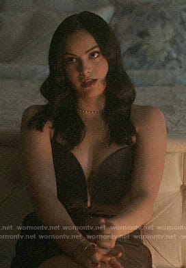 Veronica’s plunging crop top on Riverdale