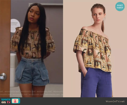 Burberry Off-the-shoulder Framed Heads Print Cotton Top worn by Zoey Johnson (Yara Shahidi) on Grown-ish
