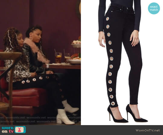 Good American Good Waist Grommet Skinny Jeans worn by Skylar Forster (Halle Bailey) on Grown-ish