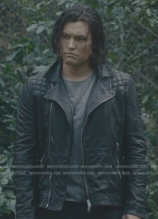 John’s black quilted shoulder moto jacket on The Gifted
