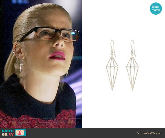 Peggy Li Triangle Cage Earrings in Long / Silver worn by Felicity Smoak (Emily Bett Rickards) on Arrow