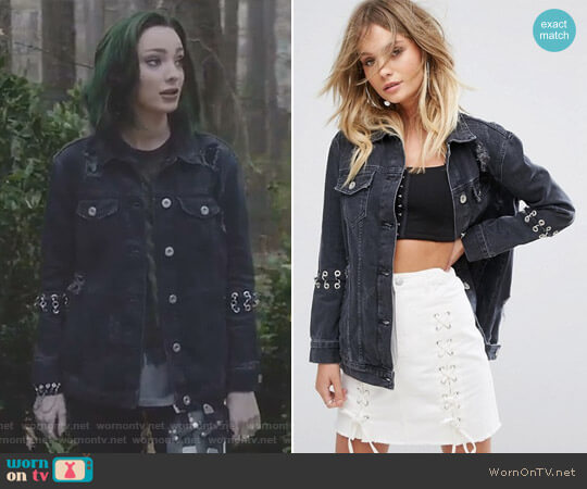 River Island Eyelet Detail Distressed Denim Jacket worn by Lorna Dane (Emma Dumont) on The Gifted