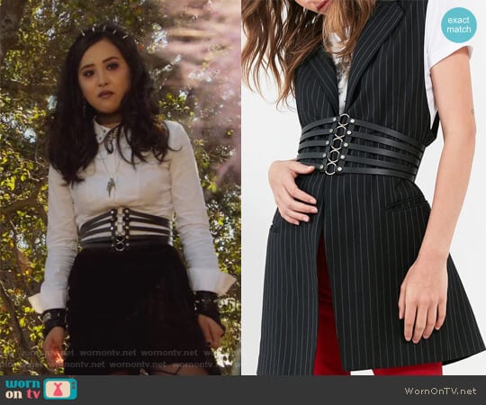 Urban Outfitters Wide Metal Ring Belt worn by Nico Minoru (Lyrica Okano) on Marvels Runaways