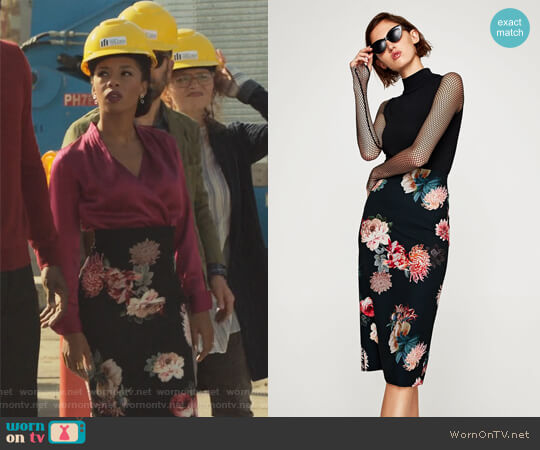 Zara Floral Print Pencil Skirt worn by Catherine Wilder (Angel Parker) on Marvels Runaways