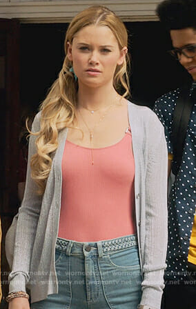 Karolina’s pink bodysuit and braided waist jeans on Marvel’s Runaways