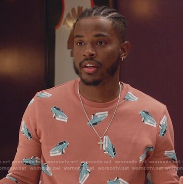 Aaron’s pink car print sweatshirt on Grown-ish