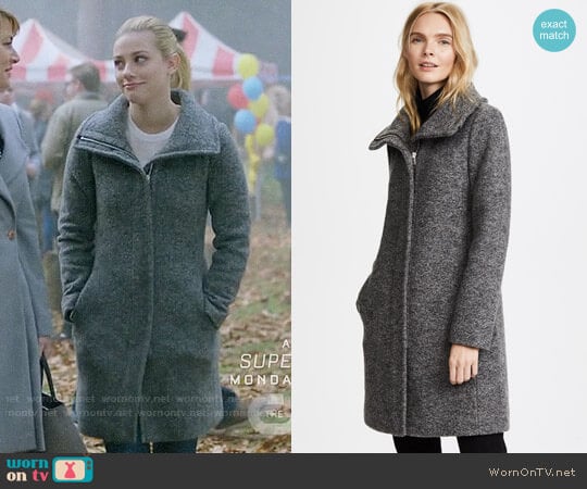 Club Monaco Darelle Coat worn by Betty Cooper (Lili Reinhart) on Riverdale