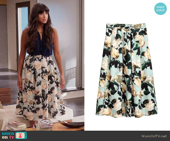 Calf-length Skirt in Mint Green/Floral from H&M worn by Tahani Al-Jamil (Jameela Jamil) on The Good Place
