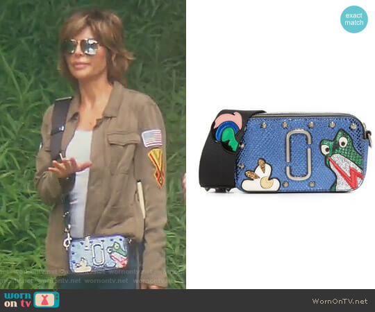 Marc Jacobs Frog Snapshot Small Camera Bag worn by Lisa Rinna on The Real Housewives of Beverly Hills