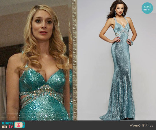 Faviana Style 7507 worn by Serena (Caitlin FitzGerald) on UnReal