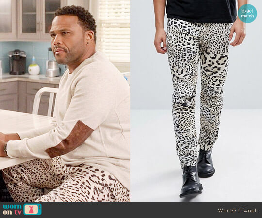 G Star Raw Elwood 5622 x 25 Pharrell Jeans in Leopard worn by Andre Johnson (Anthony Anderson) on Black-ish