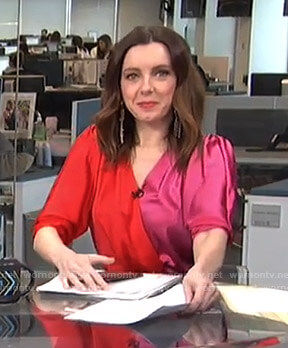 Melanie’s two-tone wrap top on Live from E!