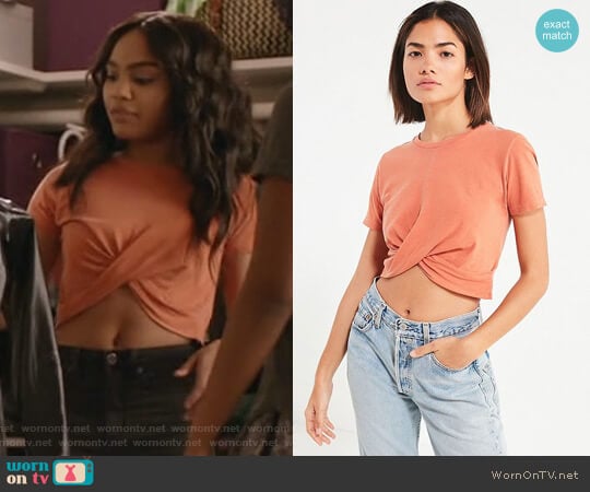 Urban Outfitters Twist Front Cropped Tee worn by Jennifer Pierce (China Anne McClain) on Black Lightning