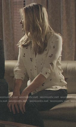 Jessie’s paisley print shirt on Nashville