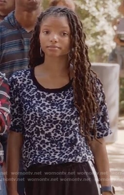 Skylar’s blue leopard print top on Grown-ish