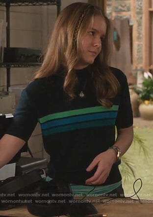 Taylor’s green short sleeve sweater on The Fosters