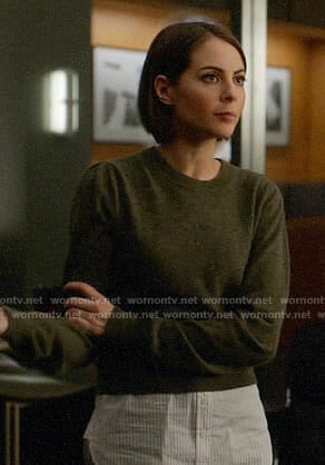Thea’s layered sweater on Arrow