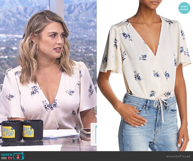 ASTR the Label Hadley Floral Print Tie-Waist Bodysuit worn by Carissa Loethen Culiner on E! News