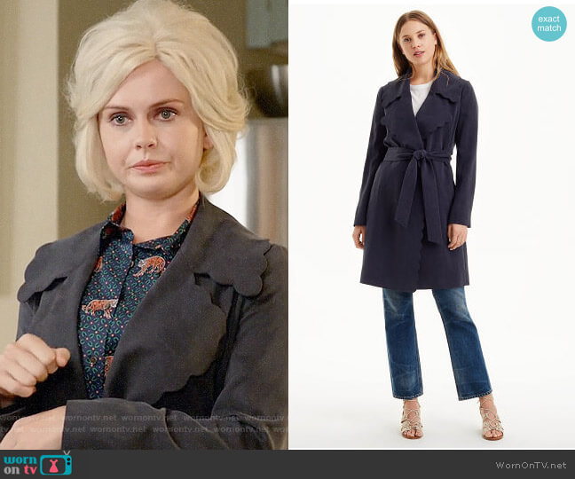 Club Monaco Frederrika Trench Coat worn by Liv Moore (Rose McIver) on iZombie