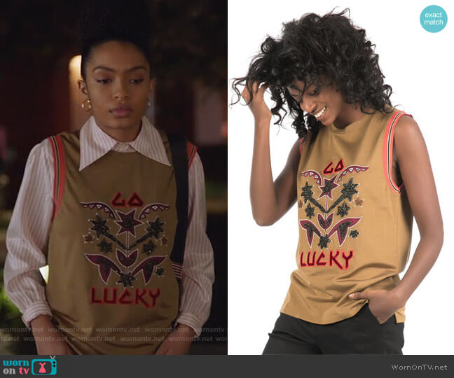 Maison Scotch Artwork Tank Top worn by Zoey Johnson (Yara Shahidi) on Grown-ish