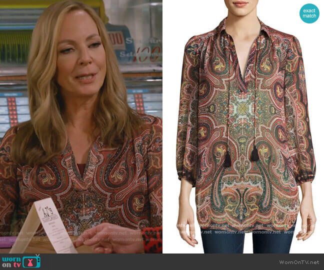 Alice + Olivia Sterling Tunic worn by Bonnie Plunkett (Allison Janney) on Mom