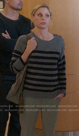Claire’s grey striped sweater on Modern Family