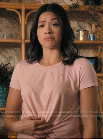 Jane’s pink twist front tee on Jane the Virgin