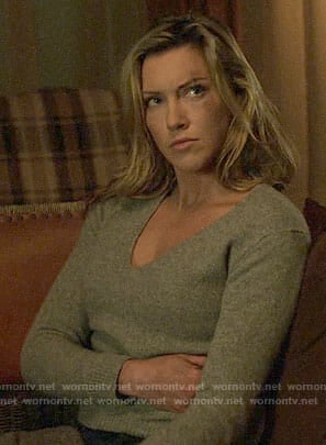 Laurel’s grey v-neck sweater on Arrow