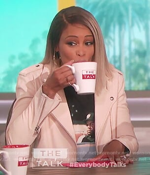Eve’s pink leather moto jacket and Ice Cube print t-shirt on The Talk