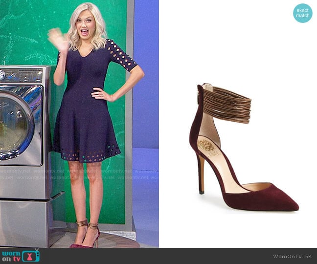 Vince Camuto Nayz Pump worn by Abby Newman (Melissa Ordway) on The Young and the Restless