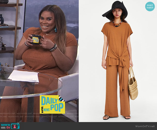 Zara Textured Weave Trousers worn by Nina Parker on E! News