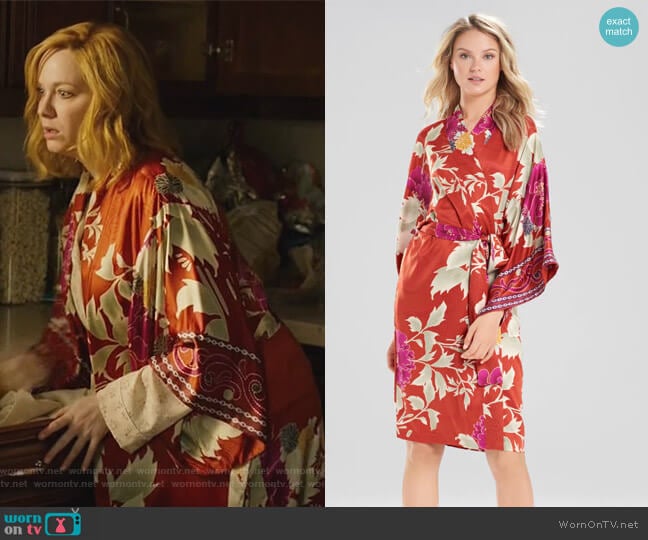 Natori Auburn Floral Robe worn by Beth Boland (Christina Hendricks) on Good Girls