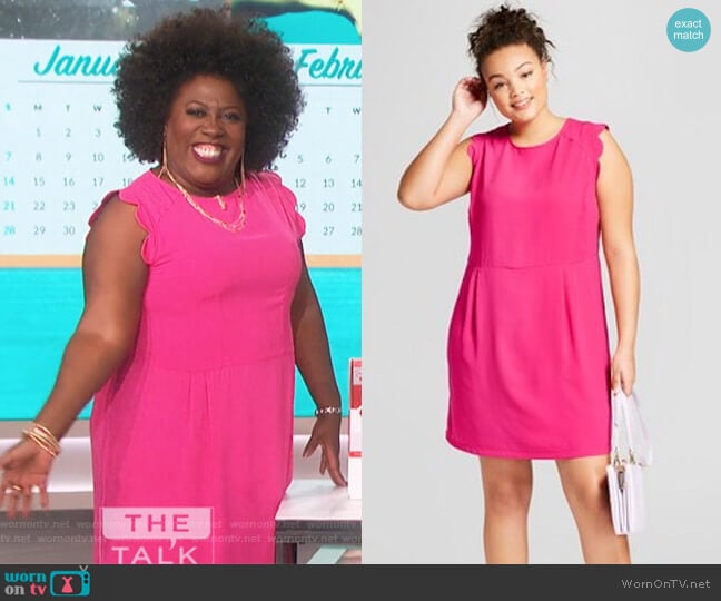 A New Day Plus Size Scallop Sleeve Crepe Dress worn by Sheryl Underwood on The Talk