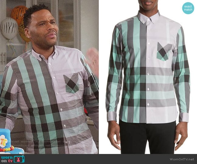 Burberry Thornaby Sportshirt in Pale Lilac worn by Andre Johnson (Anthony Anderson) on Black-ish