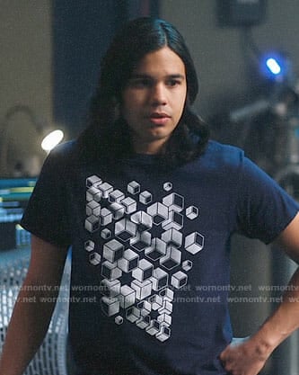 Cisco’s cubes print t-shirt on The Flash