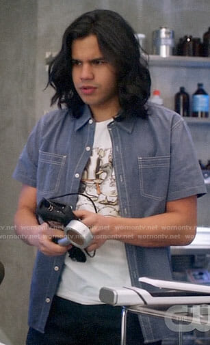 Cisco’s duck graphic tee on The Flash