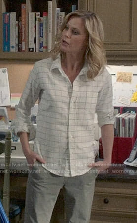 Claire’s white windowpane check shirt on Modern Family