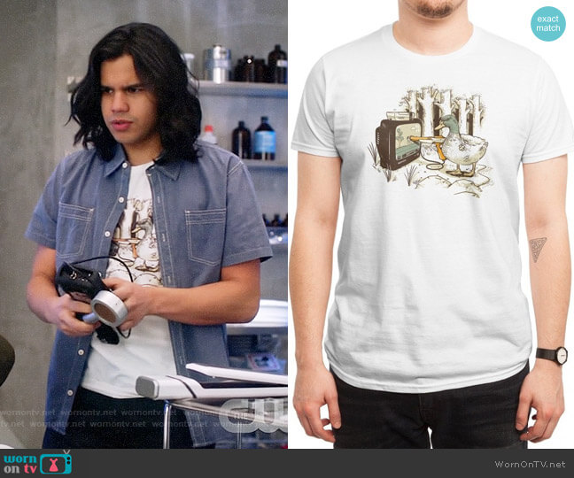 8-BIT Vendetta T-shirt from Threadless worn by Cisco Ramon (Carlos Valdes) on The Flash