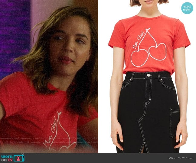 Topshop Mon Cheri Tee worn by Cassandra (Georgie Flores) on Famous in Love
