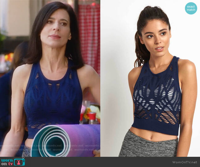 Alo Yoga Vixen Fitted Crop Tank worn by Nina Devon (Perrey Reeves) on Famous in Love